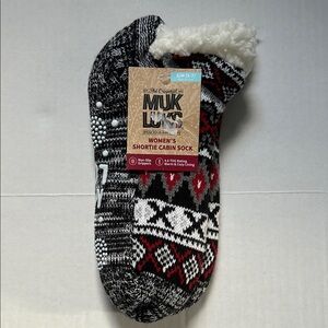 NWT Muk Luks ebony ivory women’s shortie cabin sock size S/M